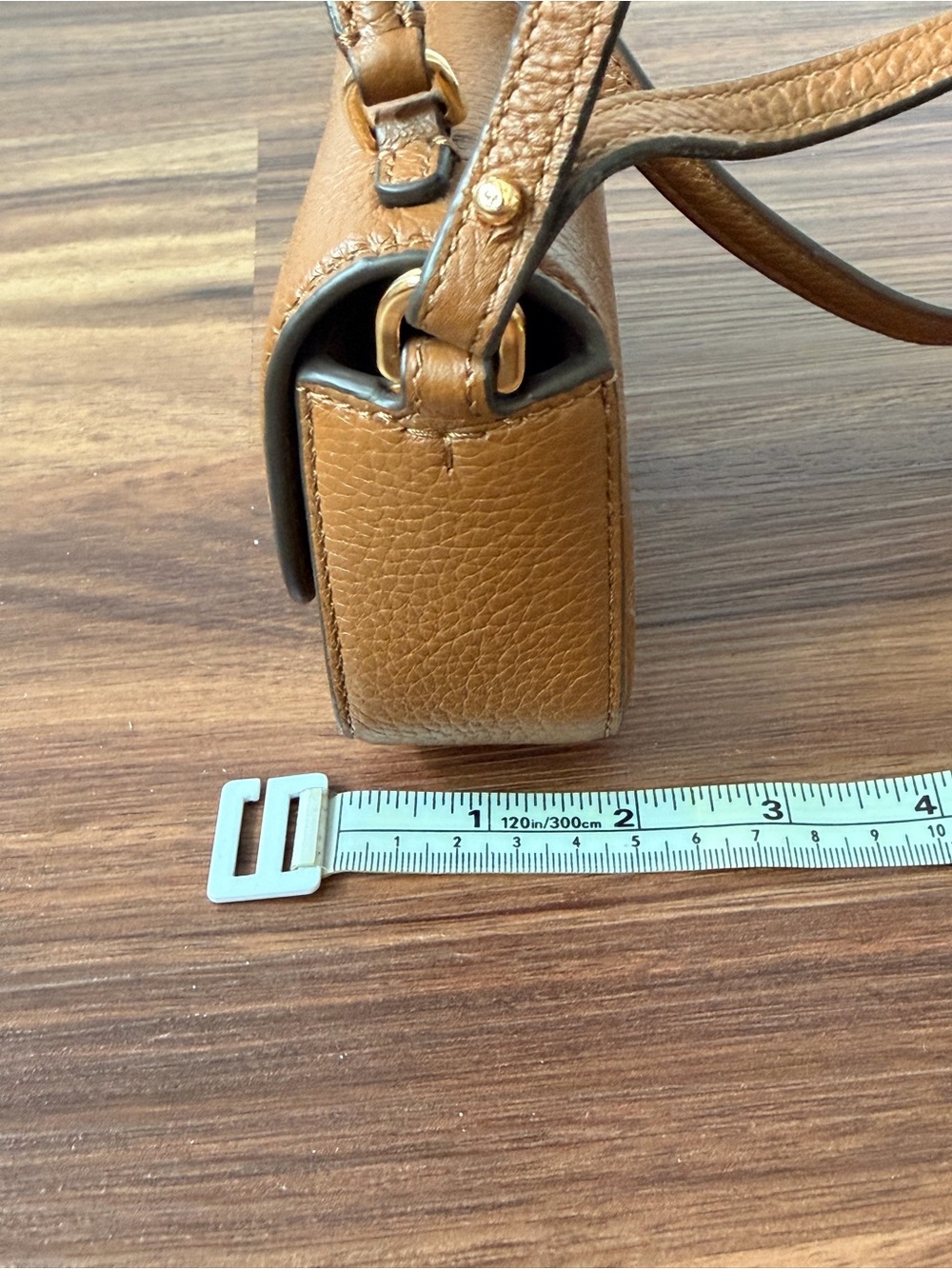 Tory Burch Cognac Pebbled Leather Crossbody with Gold Logo - Picture 5 of 8